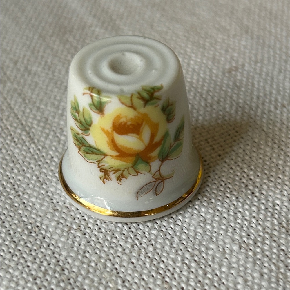 Floral Porcelain Thimble with Gold Trim